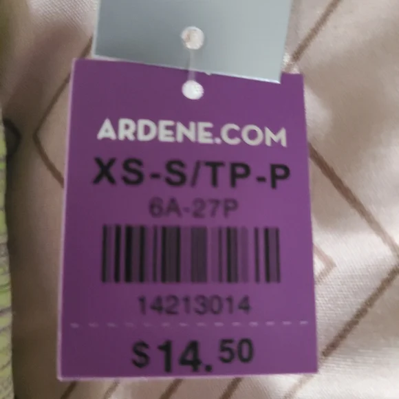 A brand new sports bra size xs-s. - Picture 3 of 4